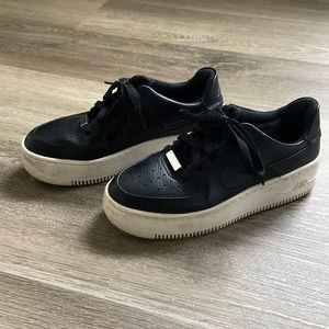 Women’s Nike Air Force 1 platform sneaker black size 6